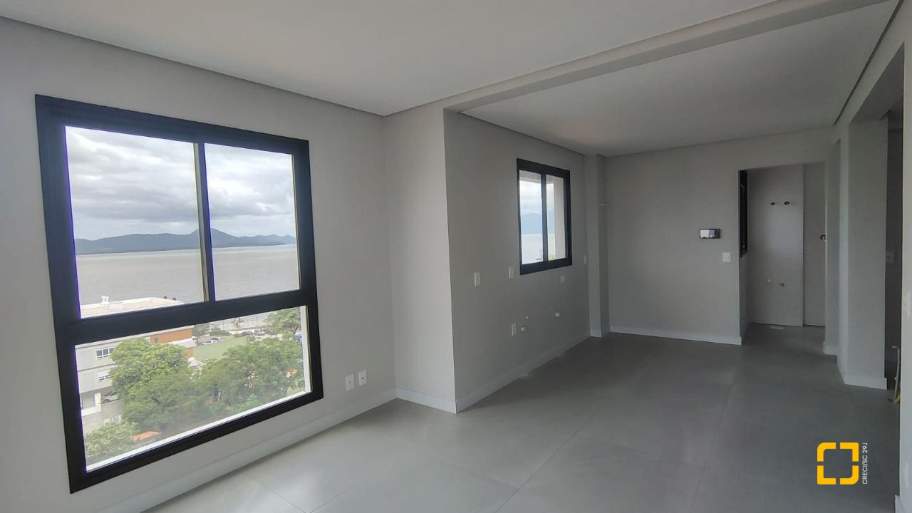 Apartamento com 99m², 4 quartos (sendo 1 suíte), 2 garagens, no bairro Coqueiros em Florianópolis