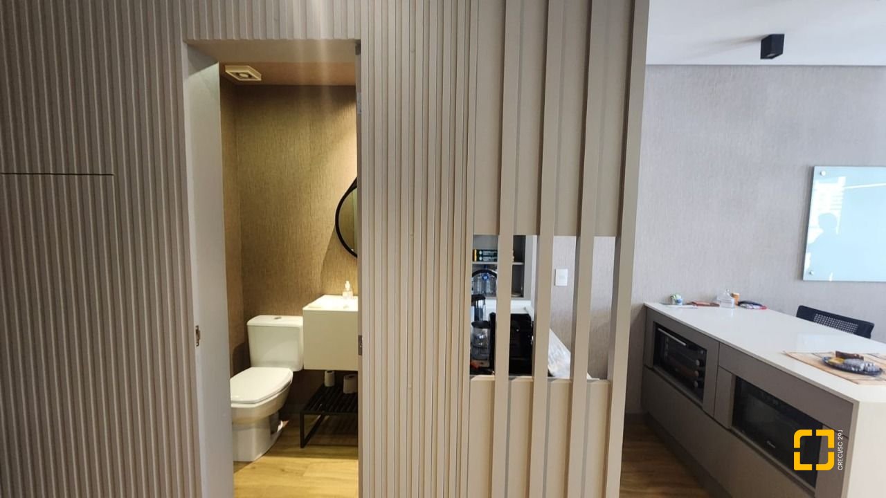 Sala com 42m², 2 garagens, no bairro Itacorubi em Florianópolis