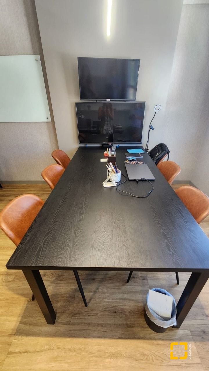 Sala com 42m², 2 garagens, no bairro Itacorubi em Florianópolis