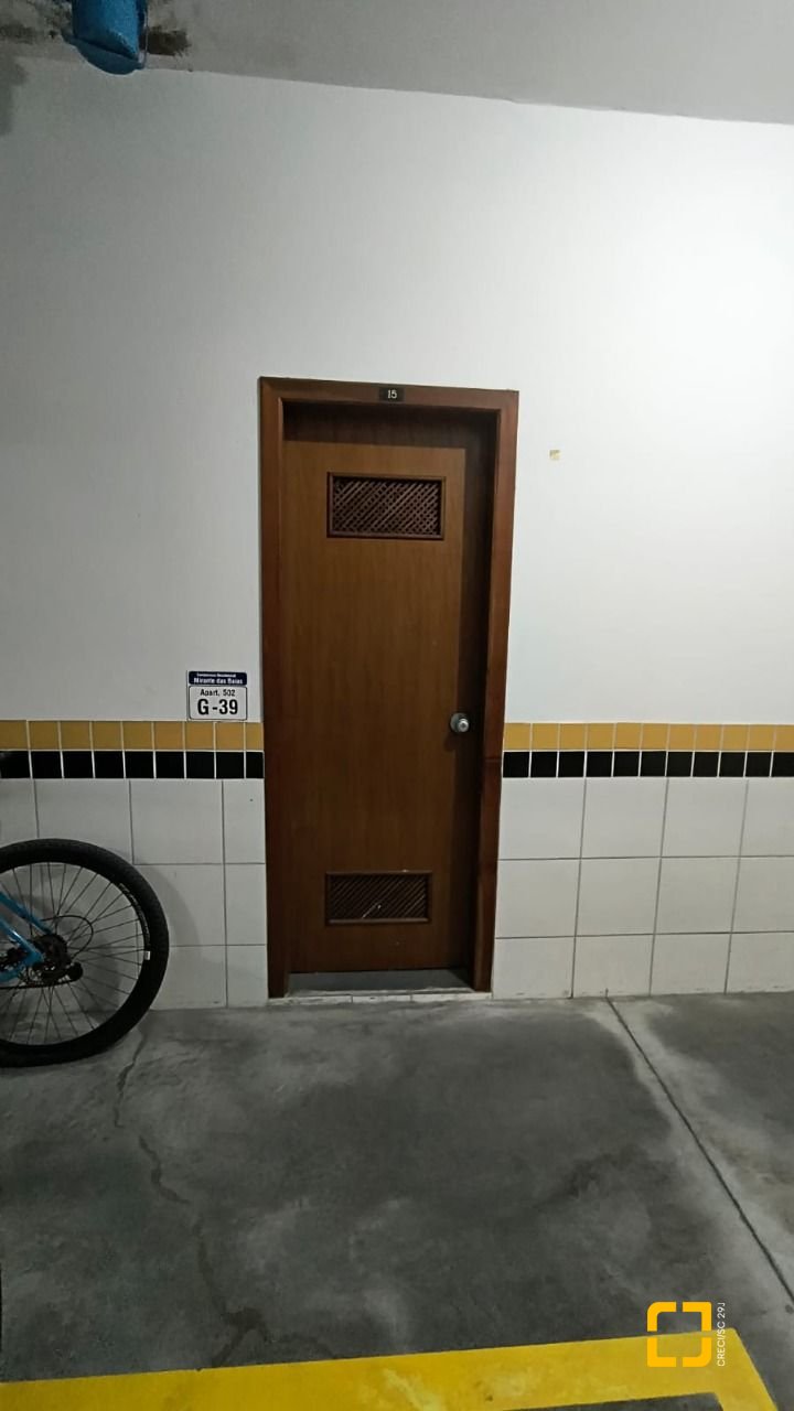 Apartamento com 142m², 4 quartos (sendo 1 suíte), 2 garagens, no bairro Centro em Florianópolis
