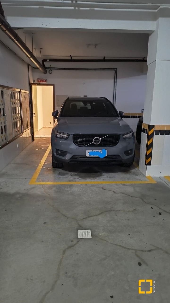 Apartamento com 142m², 4 quartos (sendo 1 suíte), 2 garagens, no bairro Centro em Florianópolis