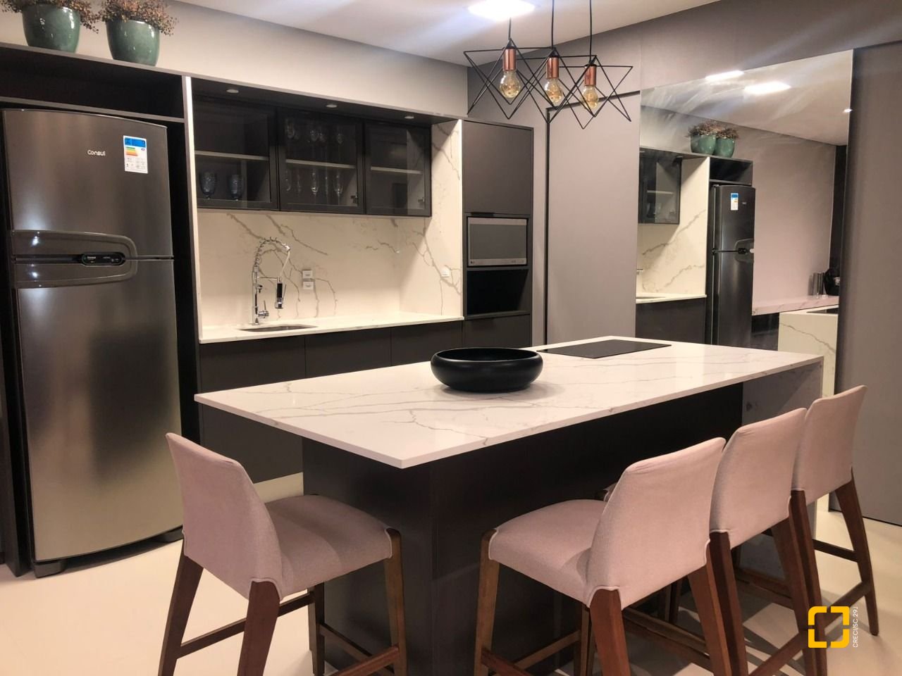 Apartamento com 61m², 1 quarto, 1 garagem, no bairro Centro em Florianópolis