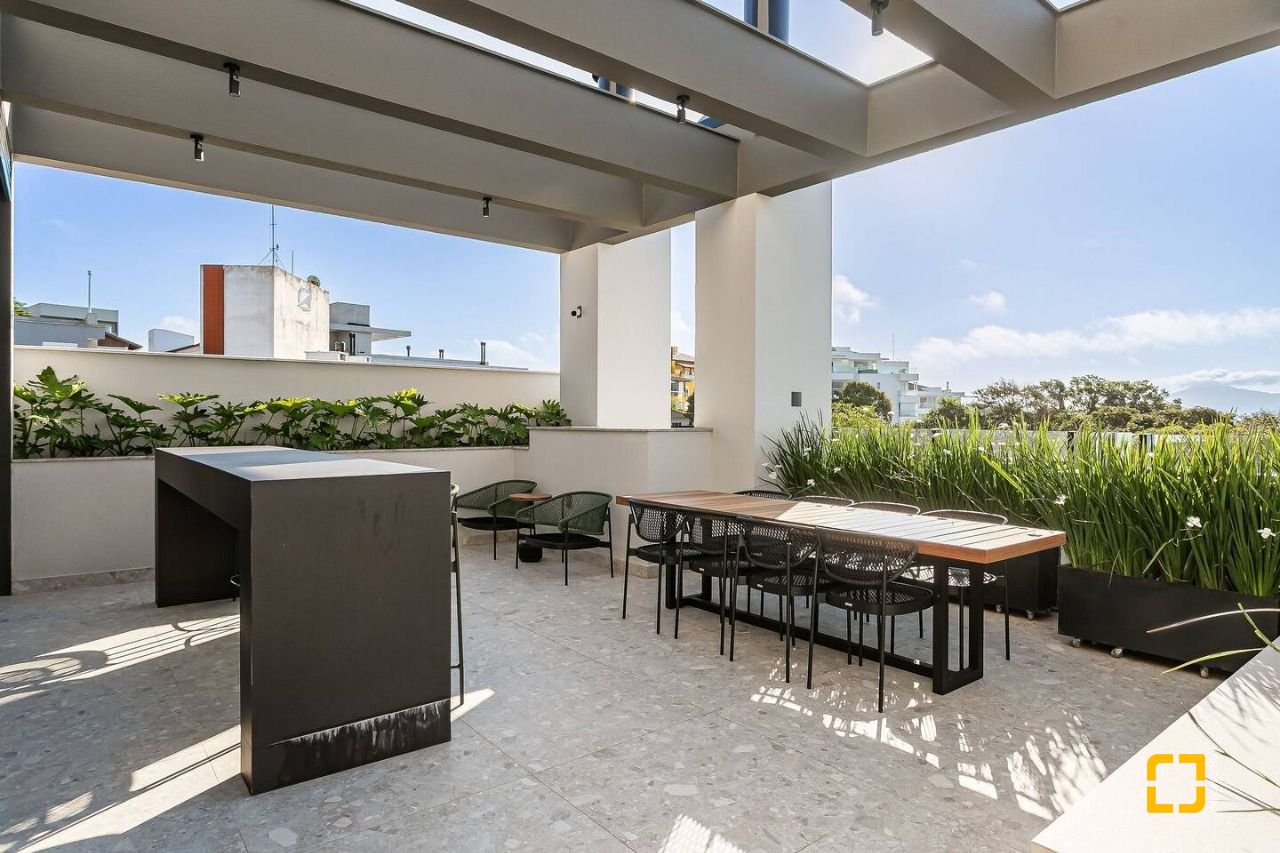 Apartamento com 33m², 1 quarto, 2 garagens, no bairro Canasvieiras em Florianópolis