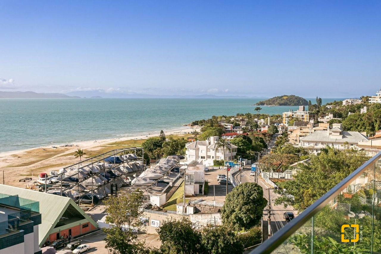 Apartamento com 33m², 1 quarto, 2 garagens, no bairro Canasvieiras em Florianópolis