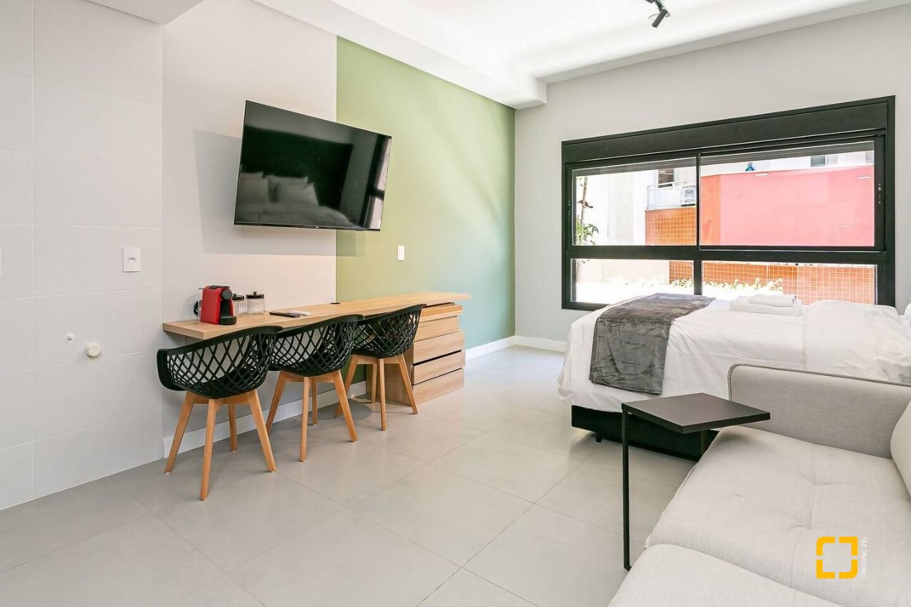 Apartamento com 33m², 1 quarto, 2 garagens, no bairro Canasvieiras em Florianópolis