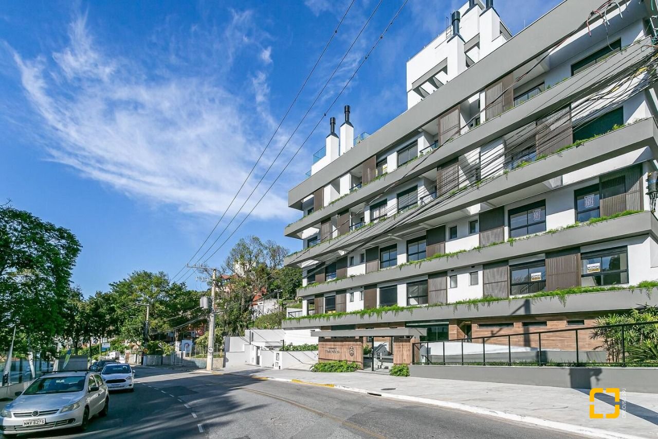 Apartamento com 33m², 1 quarto, 2 garagens, no bairro Canasvieiras em Florianópolis