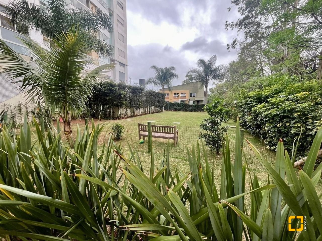Apartamento com 79m², 3 quartos (sendo 1 suíte), 1 garagem, no bairro Itacorubi em Florianópolis