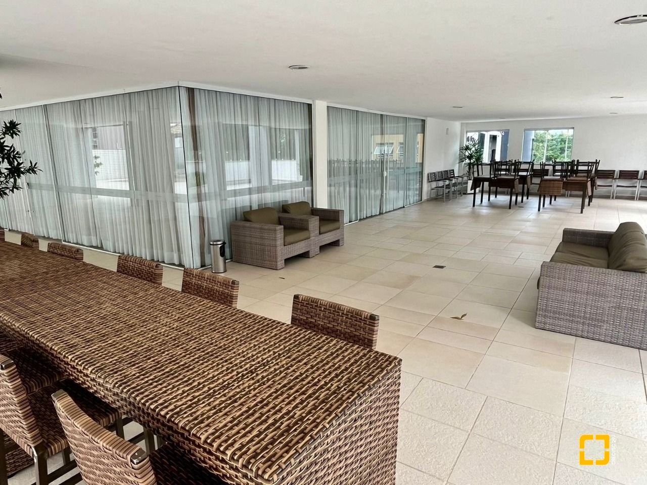 Apartamento com 79m², 3 quartos (sendo 1 suíte), 1 garagem, no bairro Itacorubi em Florianópolis