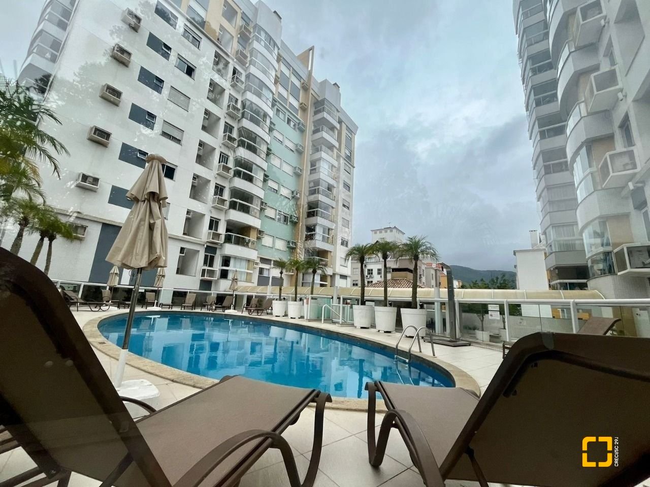 Apartamento com 79m², 3 quartos (sendo 1 suíte), 1 garagem, no bairro Itacorubi em Florianópolis