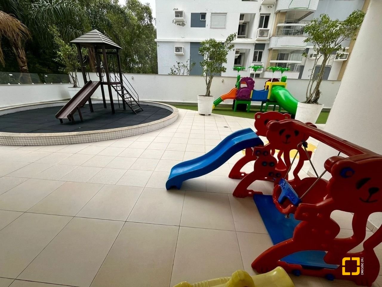 Apartamento com 79m², 3 quartos (sendo 1 suíte), 1 garagem, no bairro Itacorubi em Florianópolis
