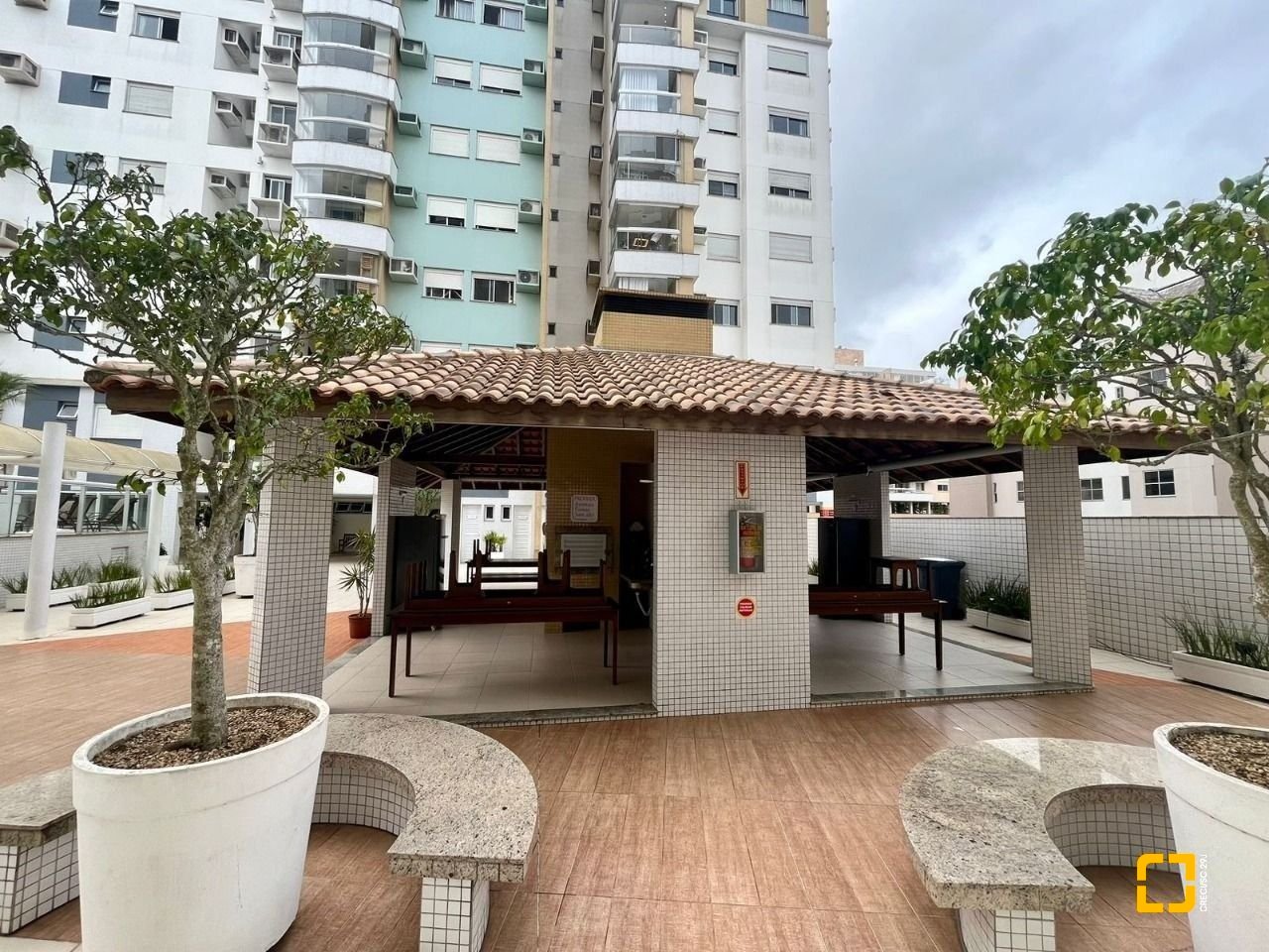 Apartamento com 79m², 3 quartos (sendo 1 suíte), 1 garagem, no bairro Itacorubi em Florianópolis