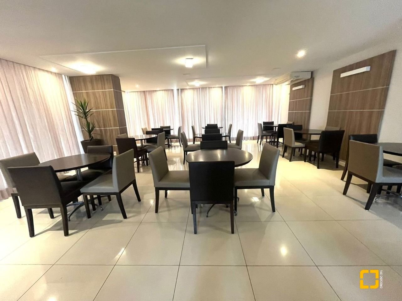 Apartamento com 79m², 3 quartos (sendo 1 suíte), 1 garagem, no bairro Itacorubi em Florianópolis