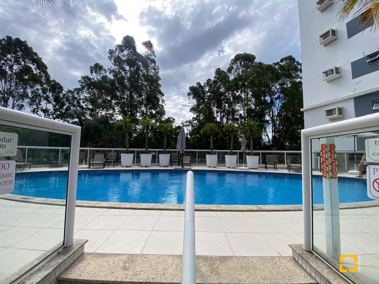 Apartamento com 79m², 3 quartos (sendo 1 suíte), 1 garagem, no bairro Itacorubi em Florianópolis