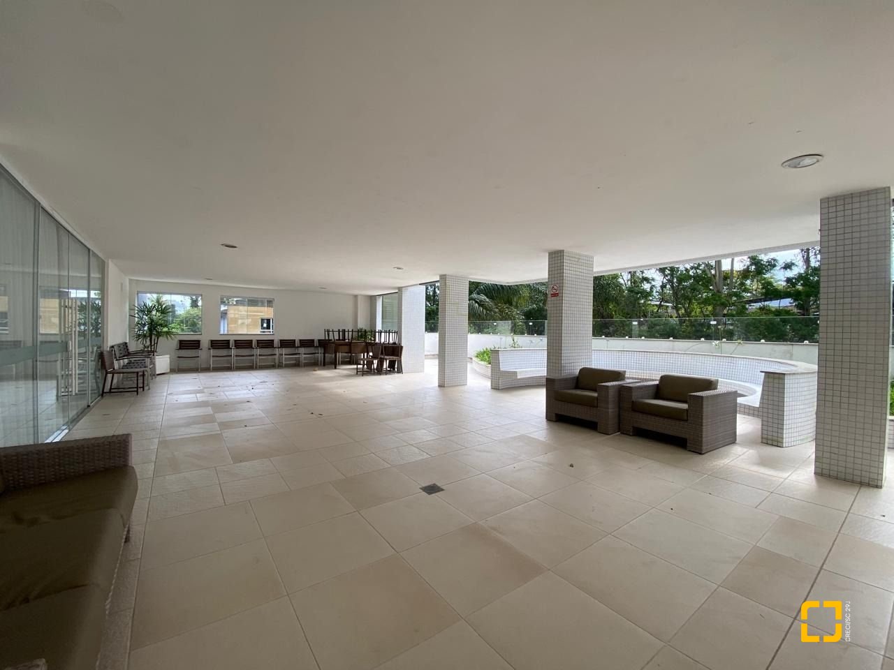 Apartamento com 79m², 3 quartos (sendo 1 suíte), 1 garagem, no bairro Itacorubi em Florianópolis