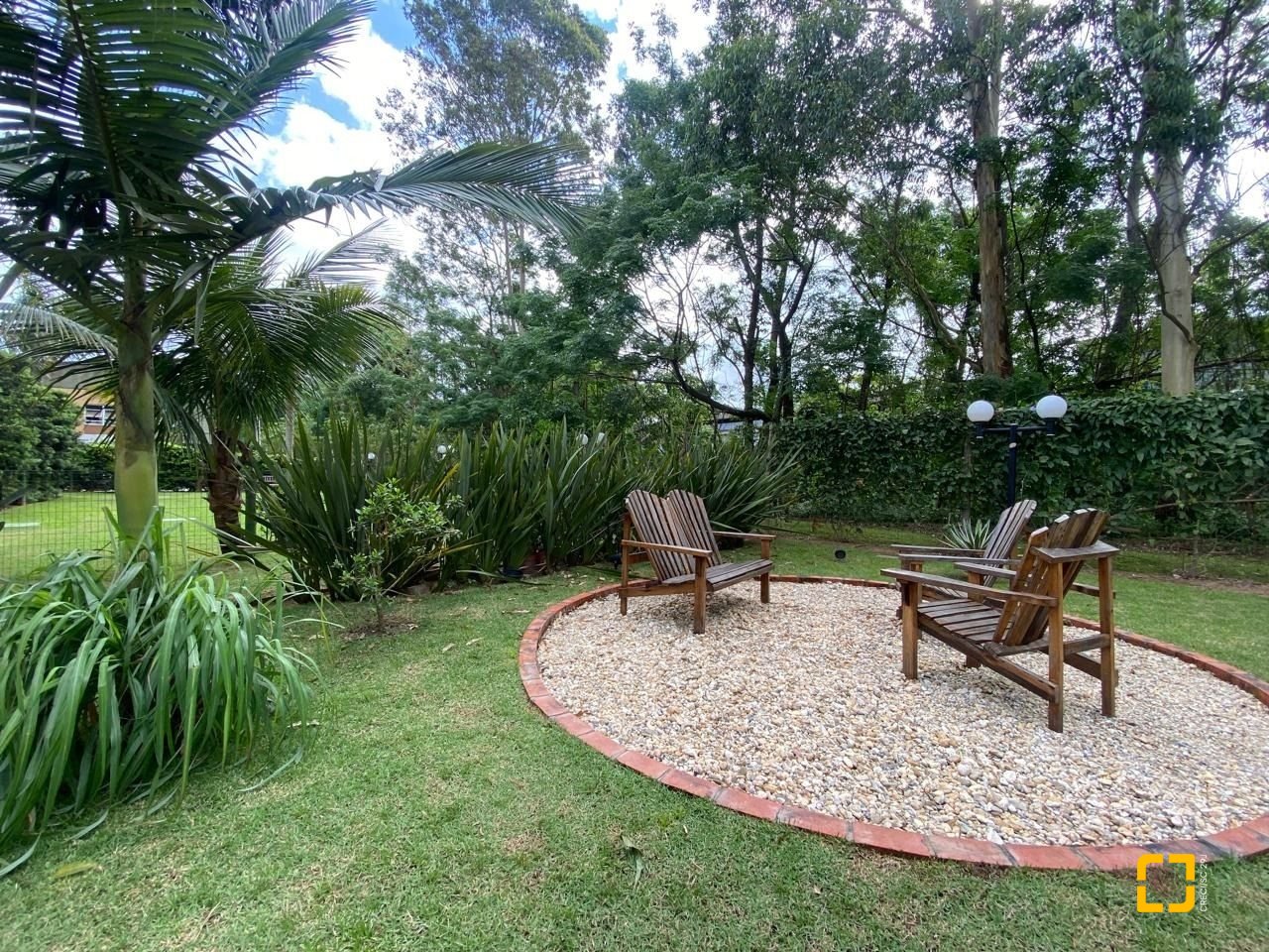 Apartamento com 79m², 3 quartos (sendo 1 suíte), 1 garagem, no bairro Itacorubi em Florianópolis