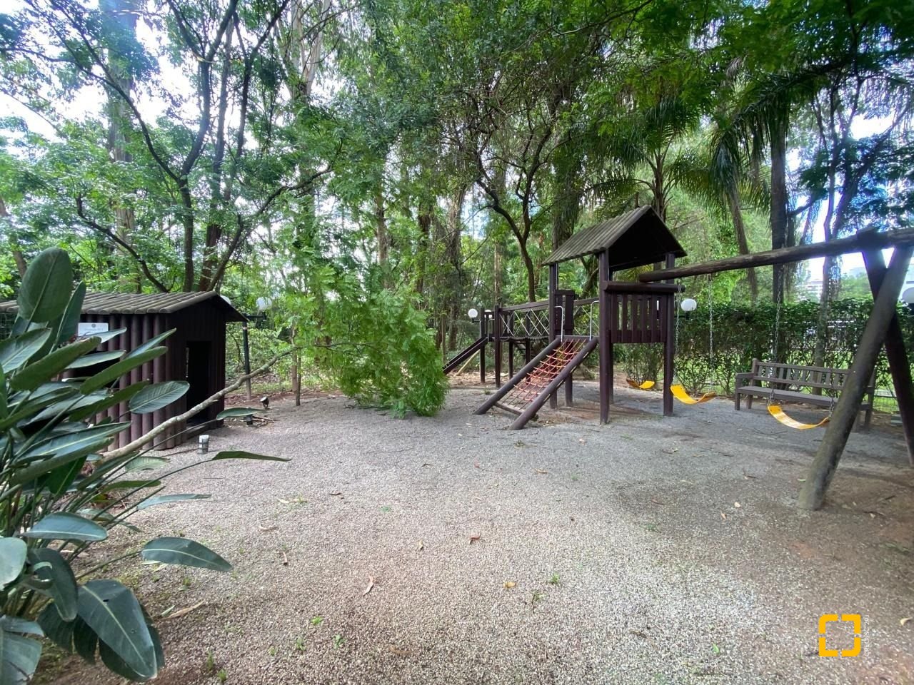 Apartamento com 79m², 3 quartos (sendo 1 suíte), 1 garagem, no bairro Itacorubi em Florianópolis