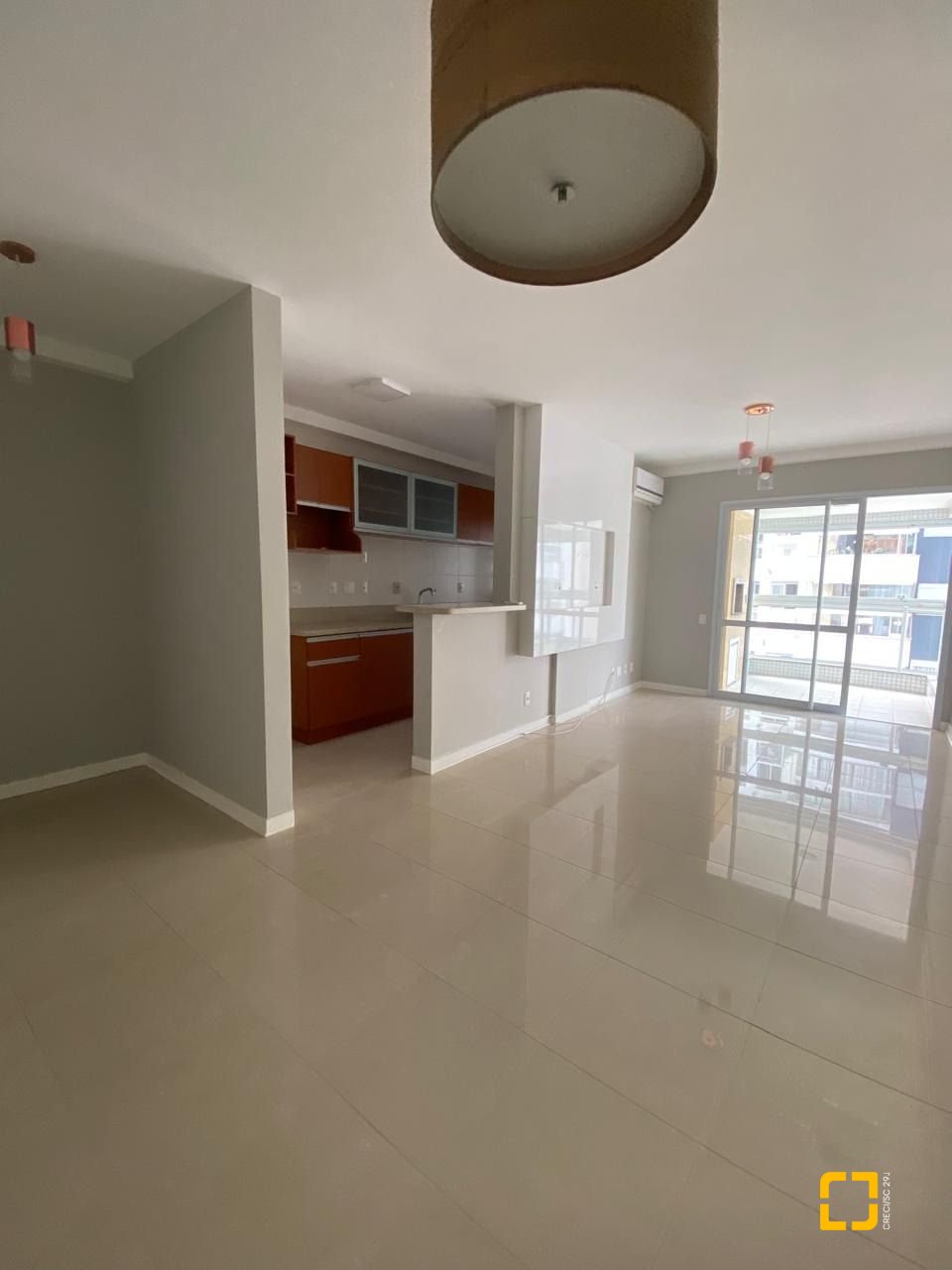 Apartamento com 79m², 3 quartos (sendo 1 suíte), 1 garagem, no bairro Itacorubi em Florianópolis