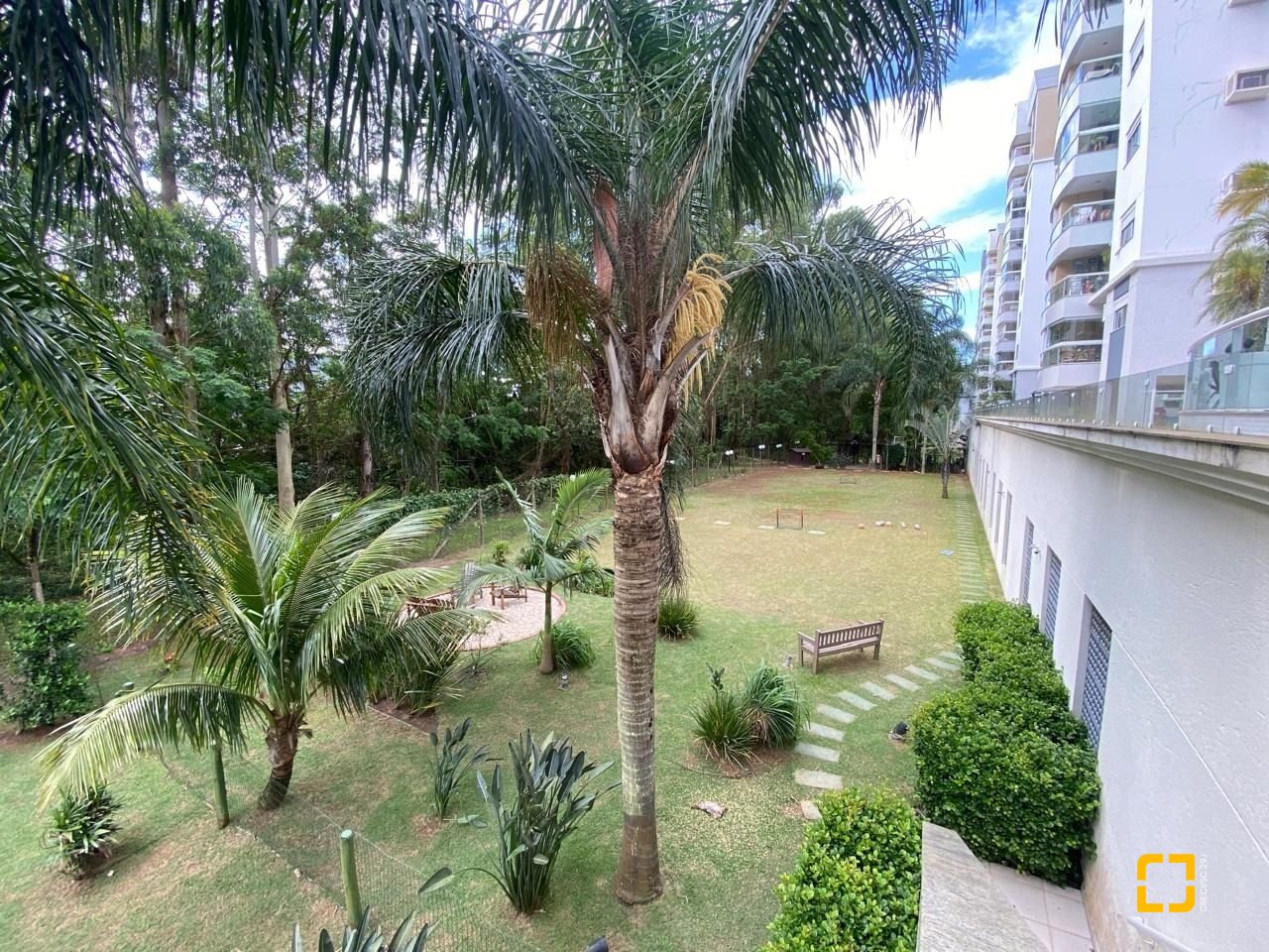 Apartamento com 79m², 3 quartos (sendo 1 suíte), 1 garagem, no bairro Itacorubi em Florianópolis