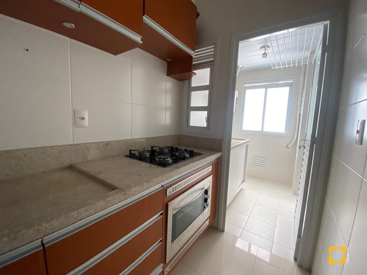Apartamento com 79m², 3 quartos (sendo 1 suíte), 1 garagem, no bairro Itacorubi em Florianópolis