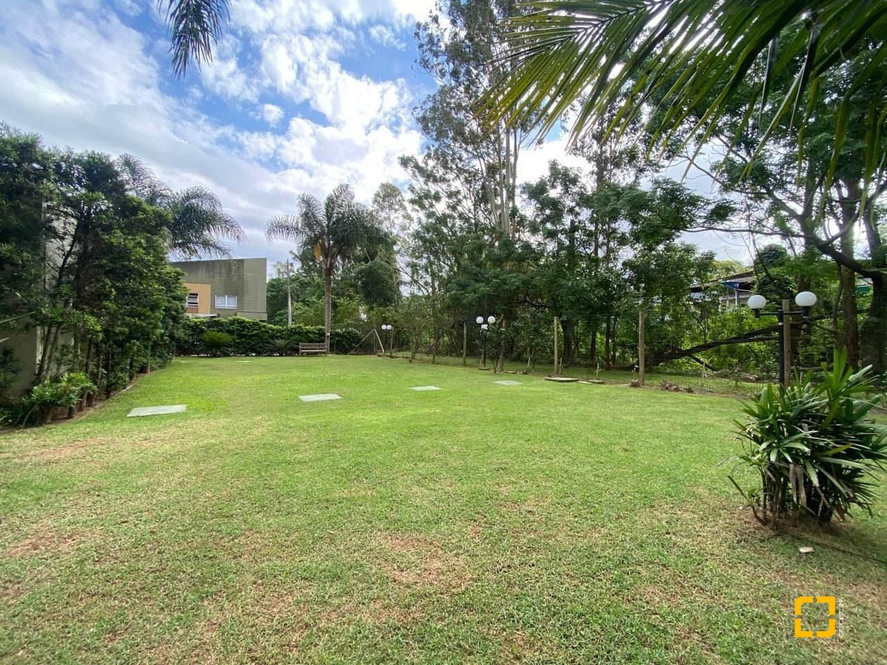 Apartamento com 79m², 3 quartos (sendo 1 suíte), 1 garagem, no bairro Itacorubi em Florianópolis