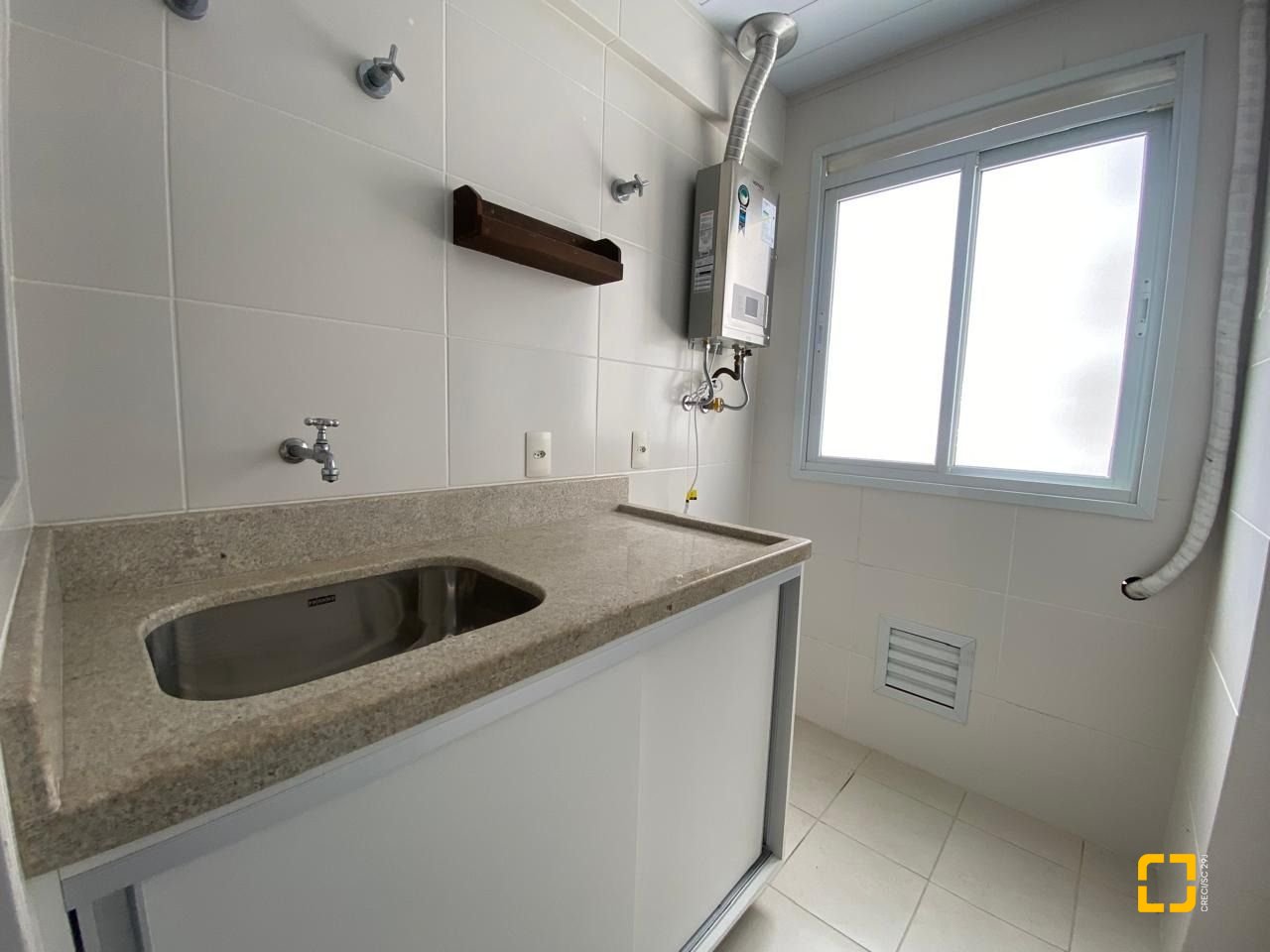 Apartamento com 79m², 3 quartos (sendo 1 suíte), 1 garagem, no bairro Itacorubi em Florianópolis