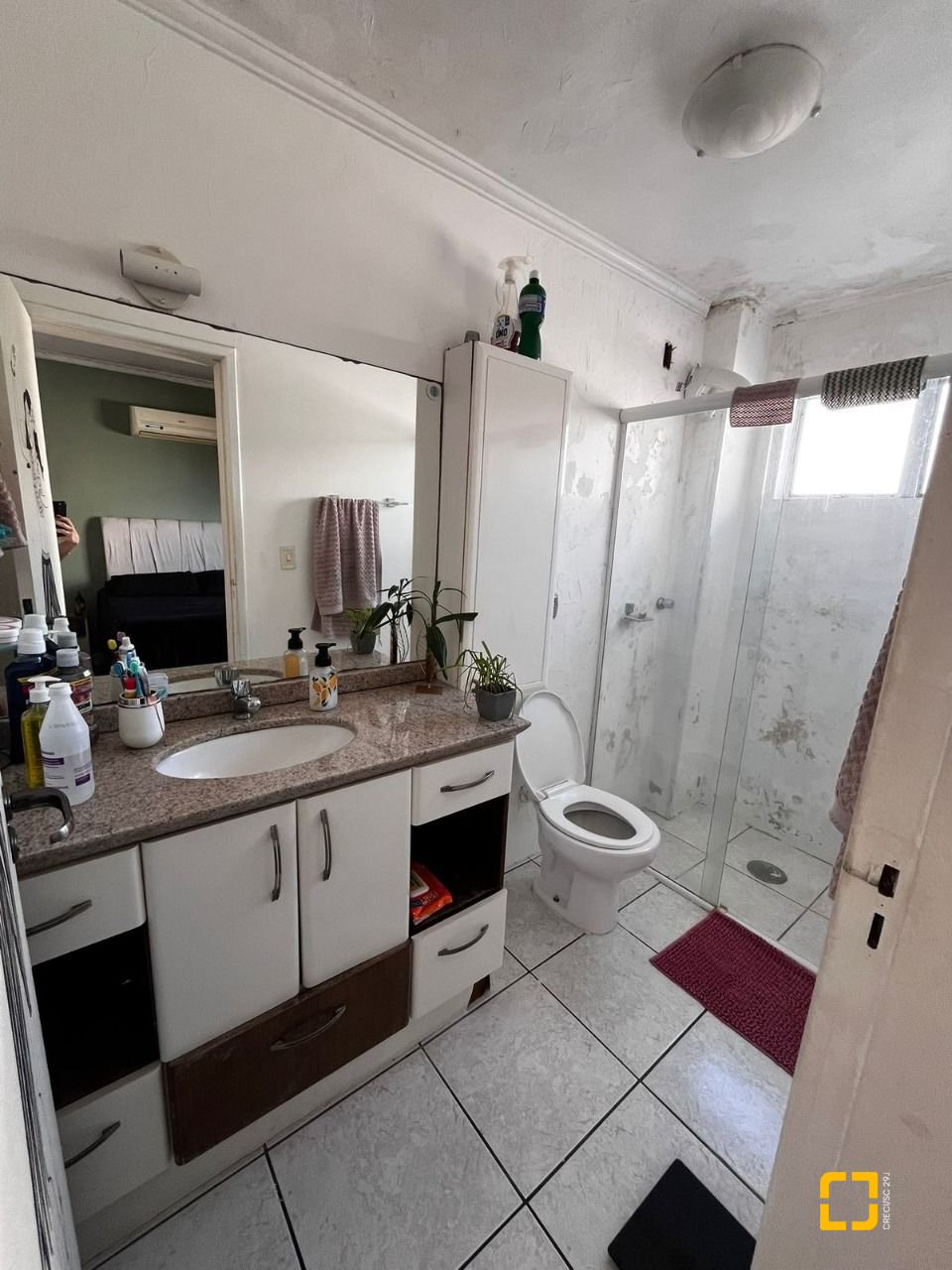 Apartamento com 108m², 3 quartos (sendo 2 suítes), 1 garagem, no bairro Ponta de Baixo em São José