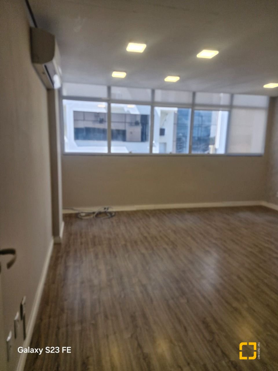 Sala com 27m², no bairro Pagani em Palhoça