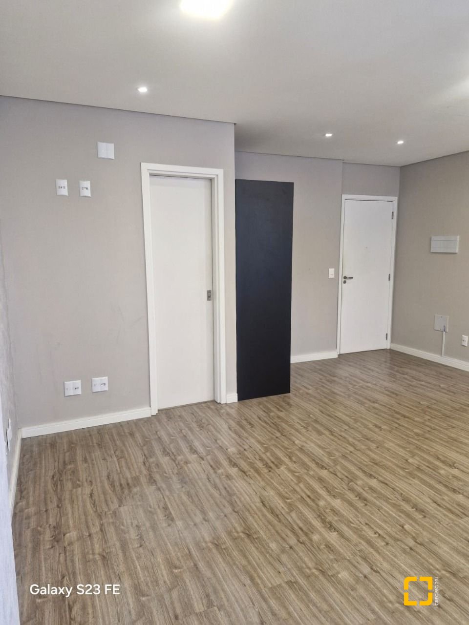 Sala com 27m², no bairro Pagani em Palhoça