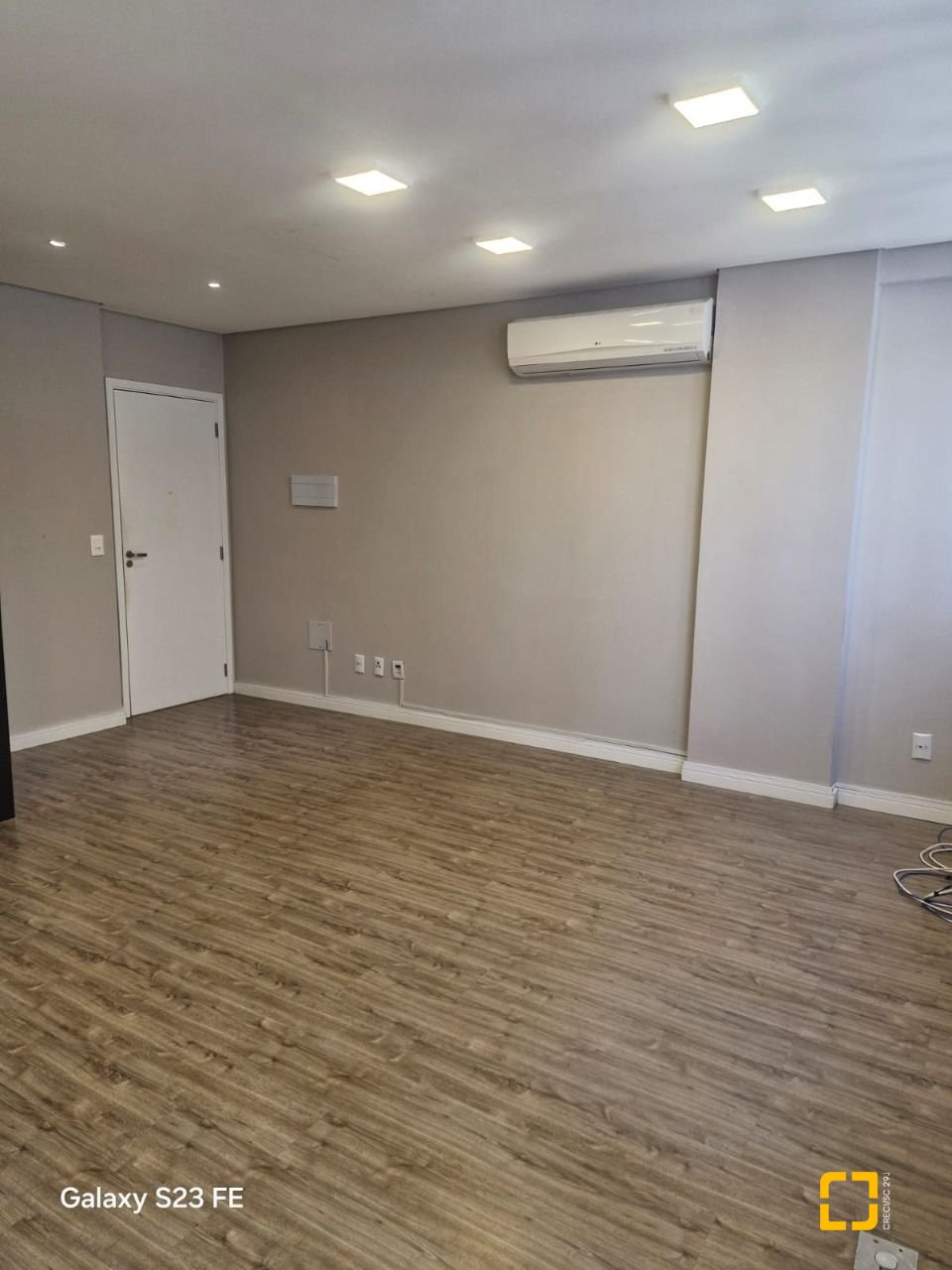Sala com 27m², no bairro Pagani em Palhoça