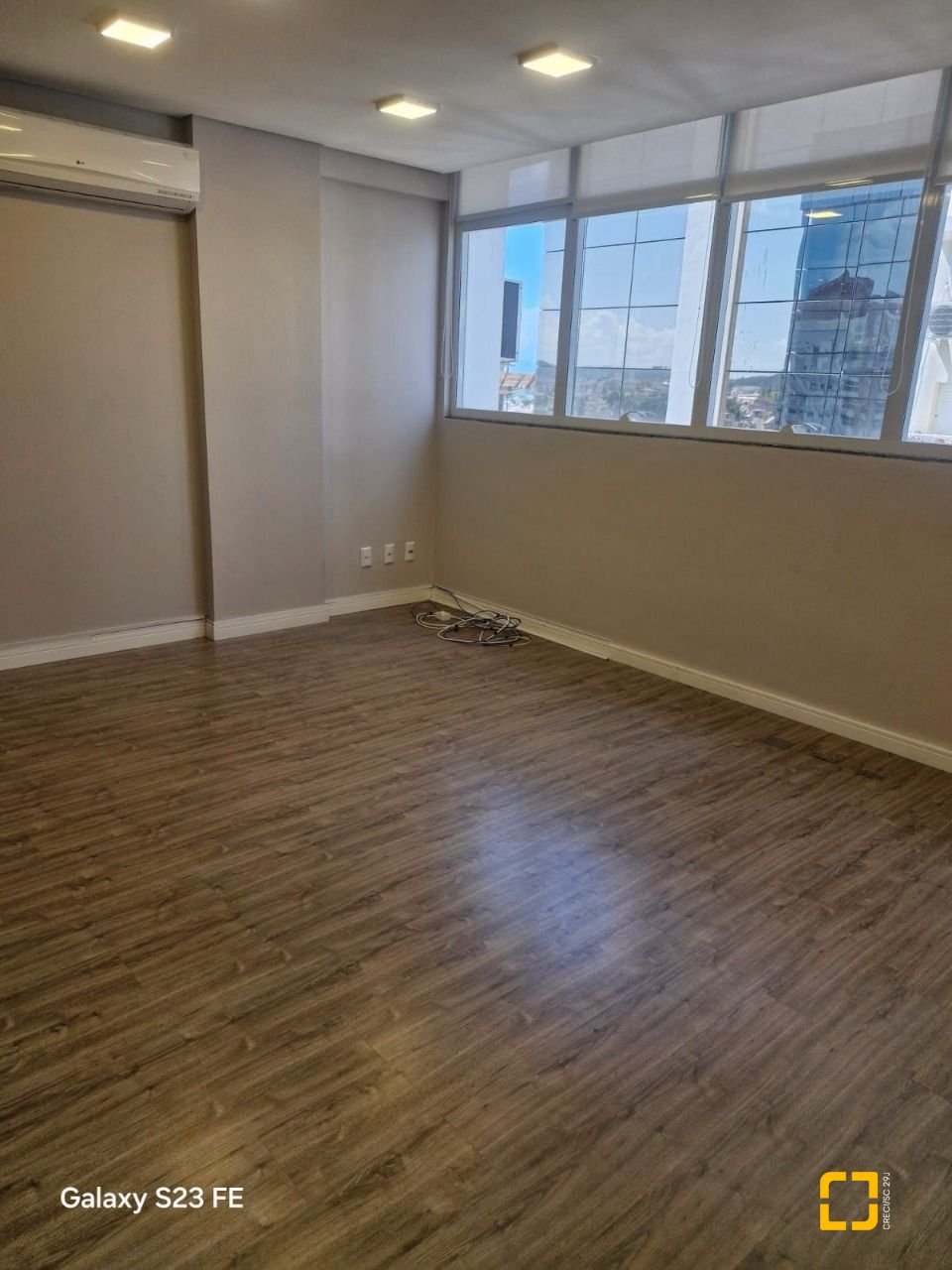 Sala com 27m², no bairro Pagani em Palhoça