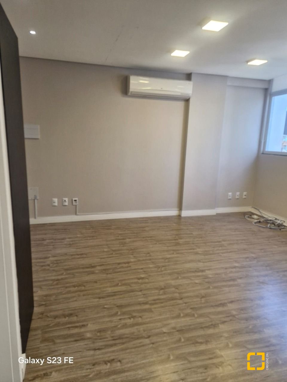 Sala com 27m², no bairro Pagani em Palhoça