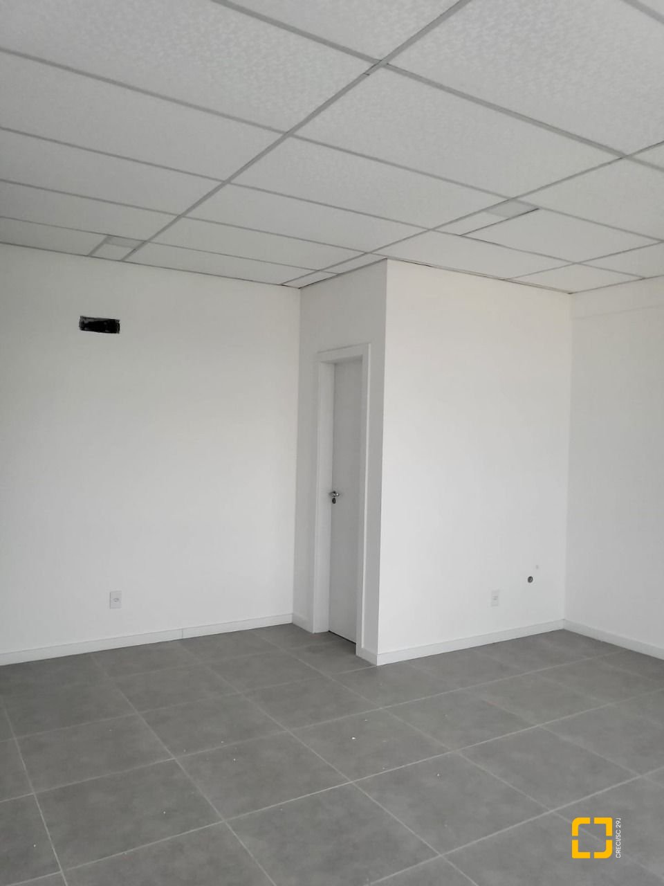 Sala com 33m², 1 garagem, no bairro Pagani em Palhoça