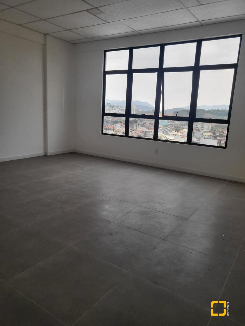 Sala com 33m², 1 garagem, no bairro Pagani em Palhoça