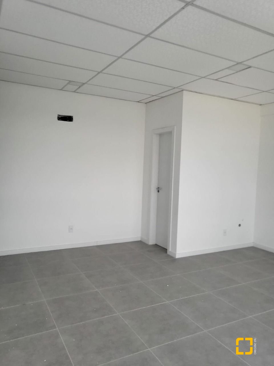Sala com 33m², 1 garagem, no bairro Pagani em Palhoça