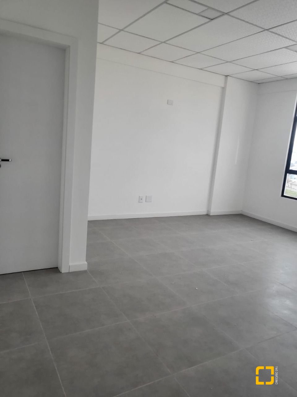 Sala com 33m², 1 garagem, no bairro Pagani em Palhoça