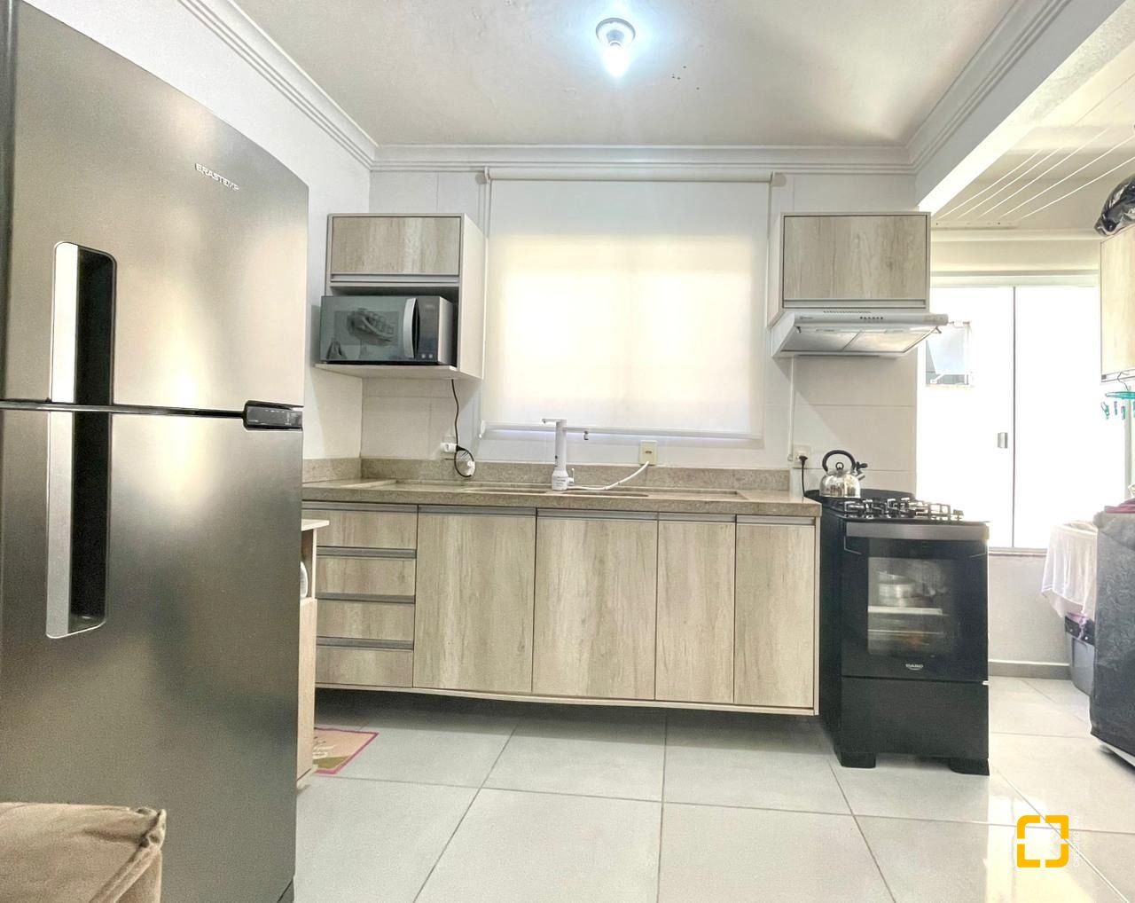 Apartamento com 45m², 3 quartos (sendo 1 suíte), 1 garagem, no bairro Ingleses em Florianópolis