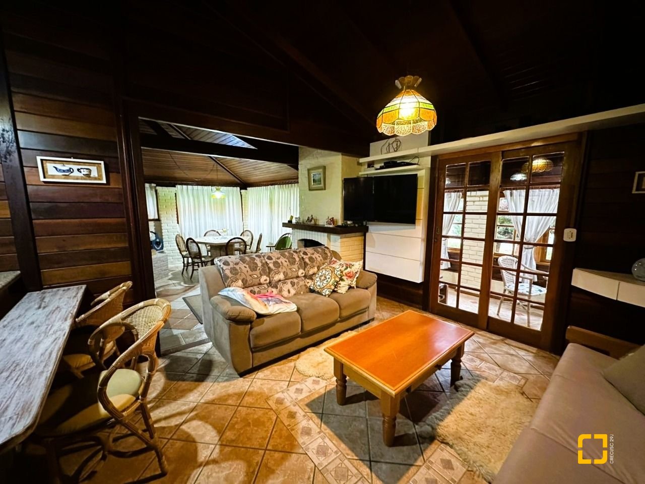 Casa de Condomínio com 240m², 4 quartos (sendo 2 suítes), 4 garagens, no bairro Rio dos Bugres em Rancho Queimado