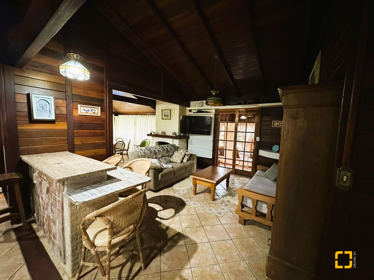 Casa de Condomínio com 240m², 4 quartos (sendo 2 suítes), 4 garagens, no bairro Rio dos Bugres em Rancho Queimado