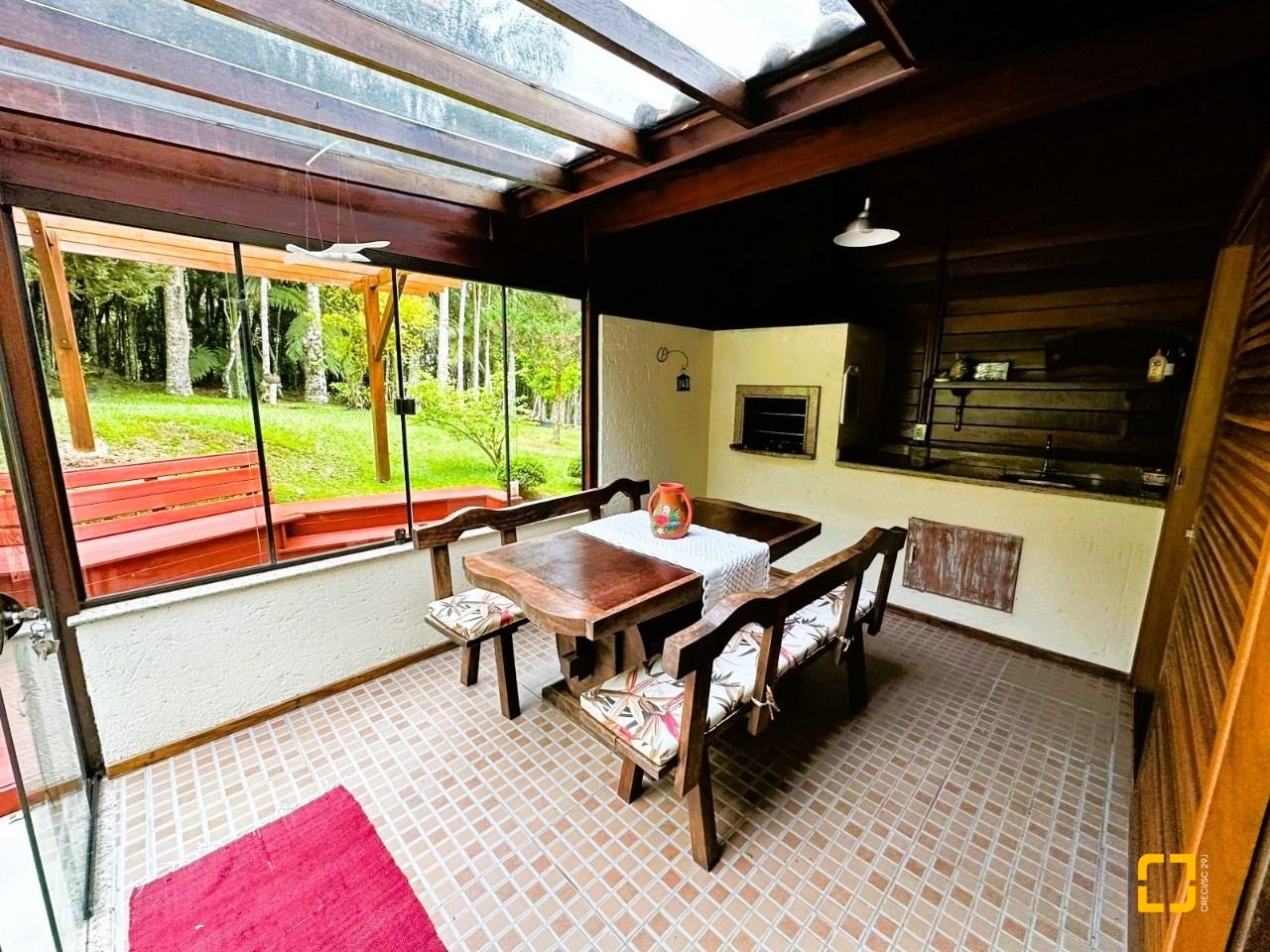 Casa de Condomínio com 240m², 4 quartos (sendo 2 suítes), 4 garagens, no bairro Rio dos Bugres em Rancho Queimado