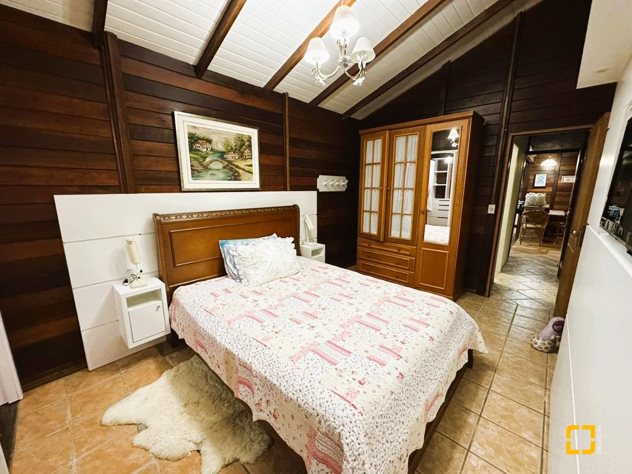Casa de Condomínio com 240m², 4 quartos (sendo 2 suítes), 4 garagens, no bairro Rio dos Bugres em Rancho Queimado