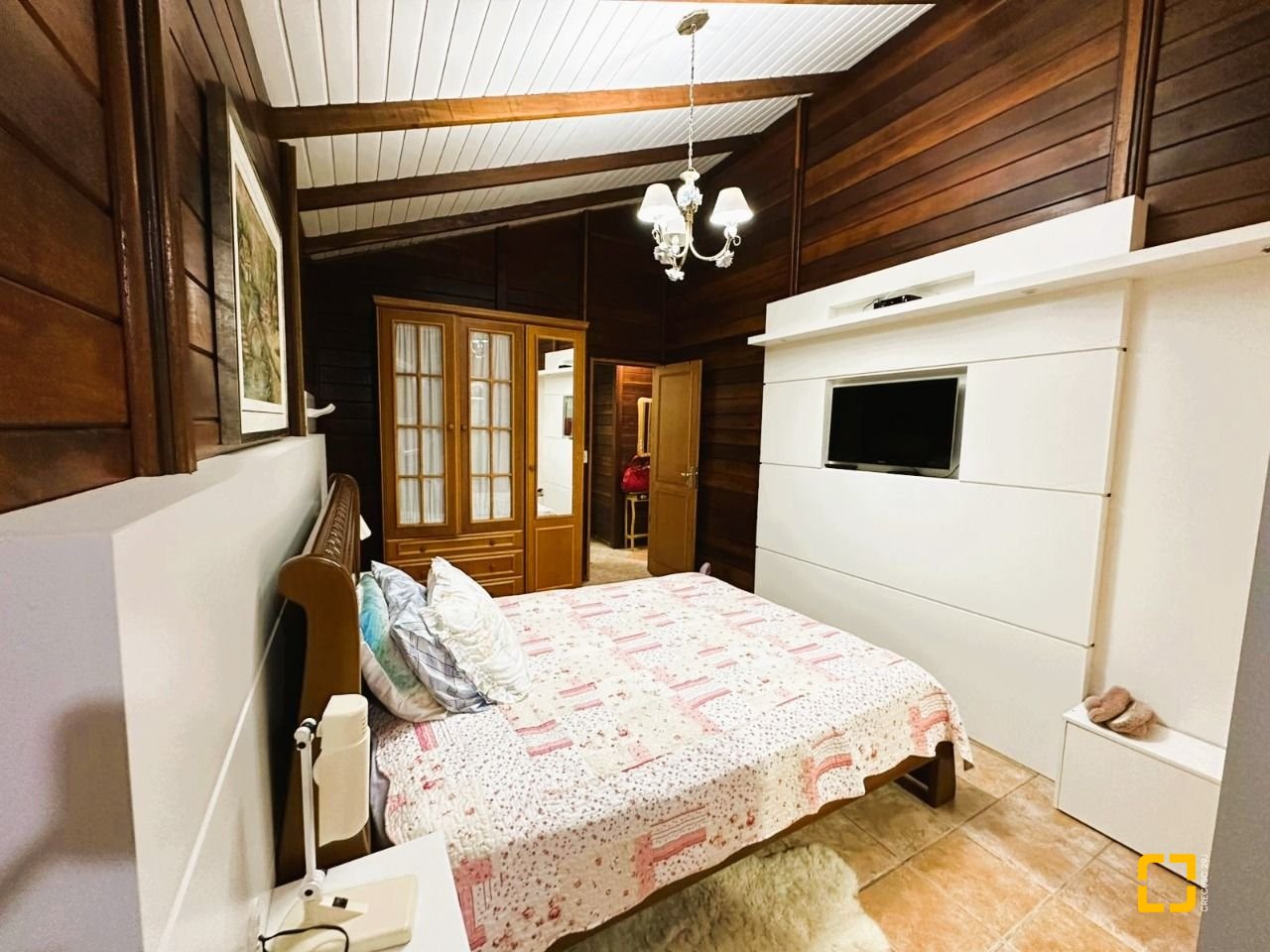 Casa de Condomínio com 240m², 4 quartos (sendo 2 suítes), 4 garagens, no bairro Rio dos Bugres em Rancho Queimado