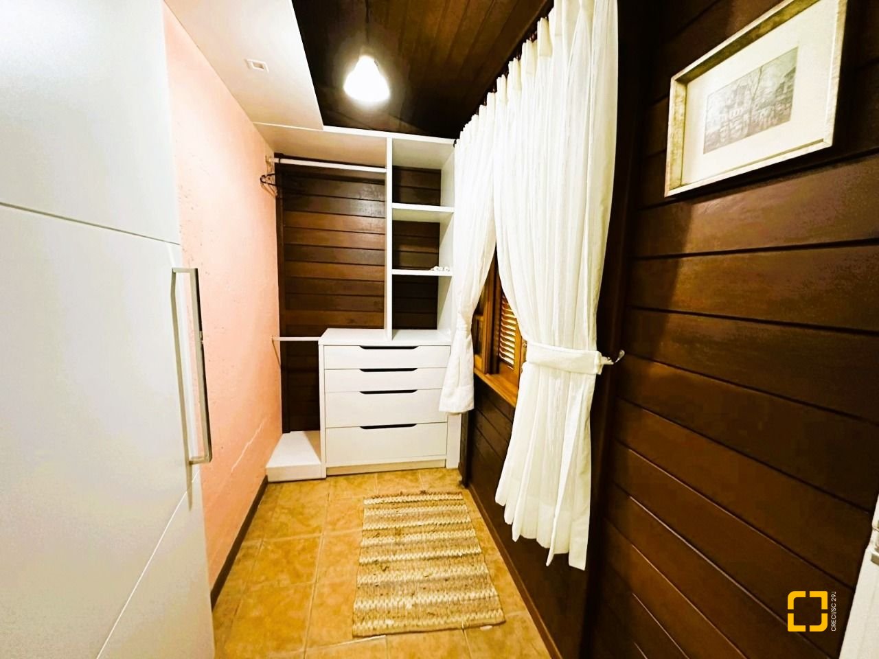 Casa de Condomínio com 240m², 4 quartos (sendo 2 suítes), 4 garagens, no bairro Rio dos Bugres em Rancho Queimado