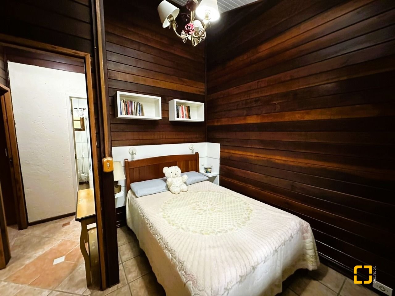 Casa de Condomínio com 240m², 4 quartos (sendo 2 suítes), 4 garagens, no bairro Rio dos Bugres em Rancho Queimado