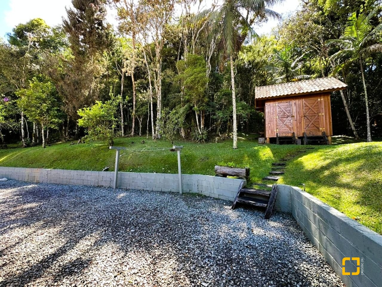 Casa de Condomínio com 240m², 4 quartos (sendo 2 suítes), 4 garagens, no bairro Rio dos Bugres em Rancho Queimado