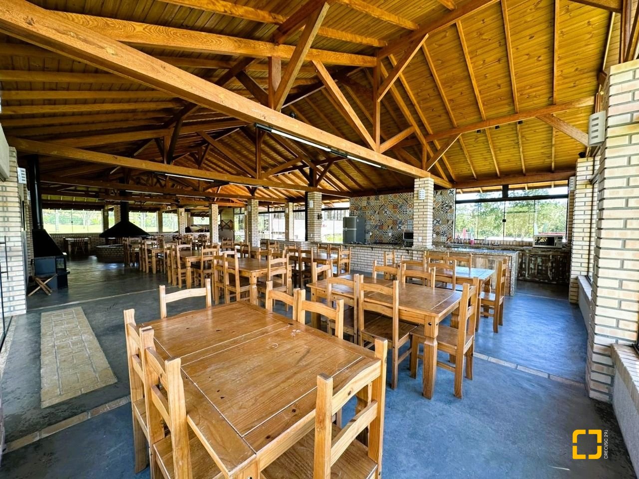 Casa de Condomínio com 240m², 4 quartos (sendo 2 suítes), 4 garagens, no bairro Rio dos Bugres em Rancho Queimado