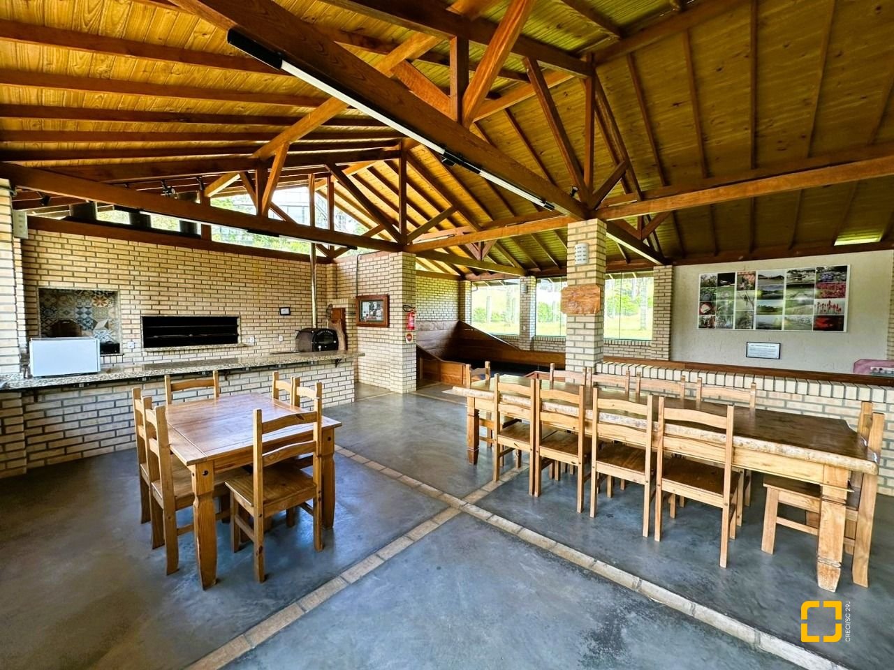 Casa de Condomínio com 240m², 4 quartos (sendo 2 suítes), 4 garagens, no bairro Rio dos Bugres em Rancho Queimado