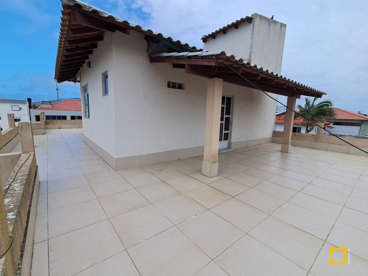 Prédio com 662m², 5 garagens, no bairro Ingleses em Florianópolis
