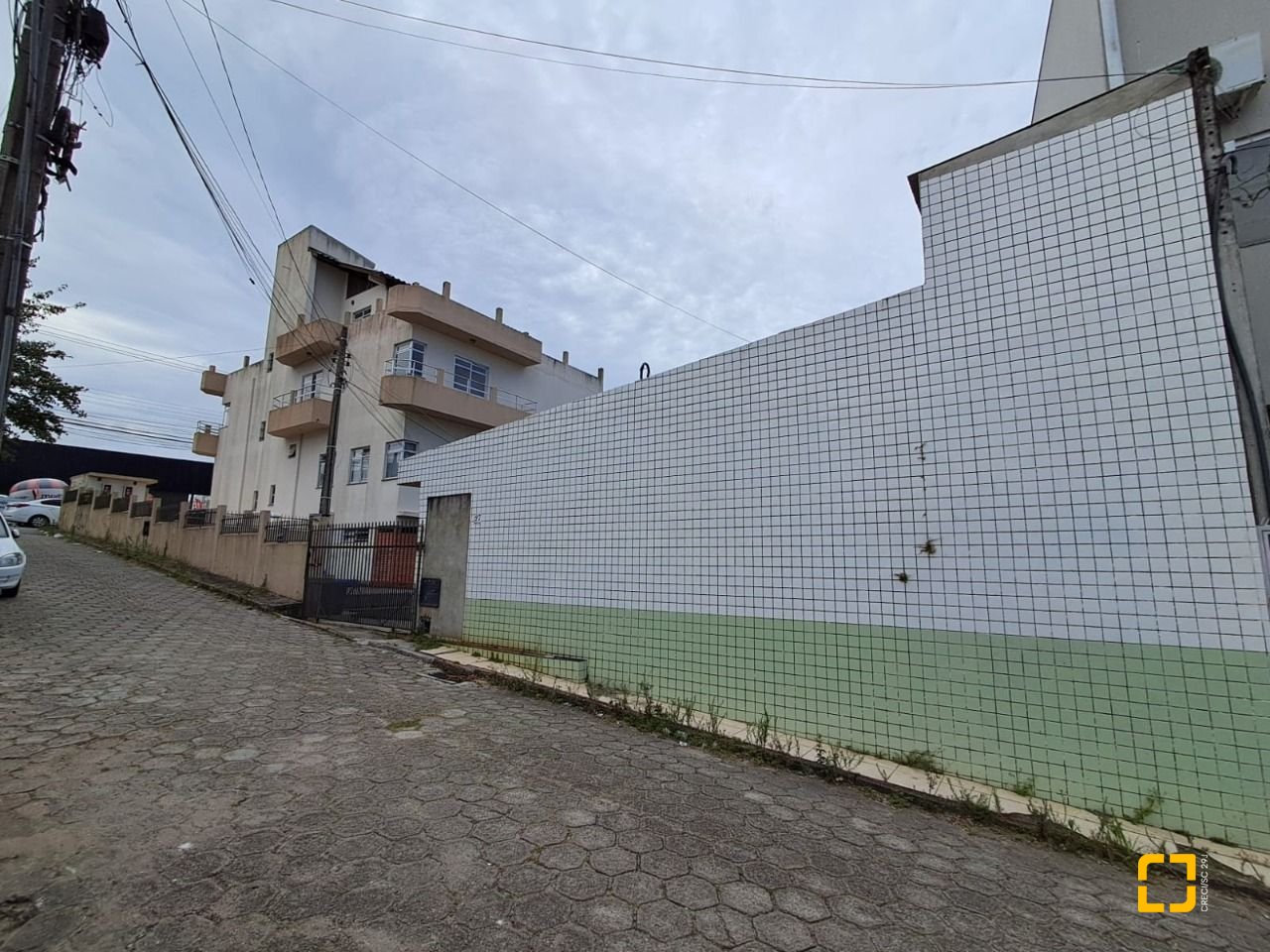 Prédio com 662m², 5 garagens, no bairro Ingleses em Florianópolis