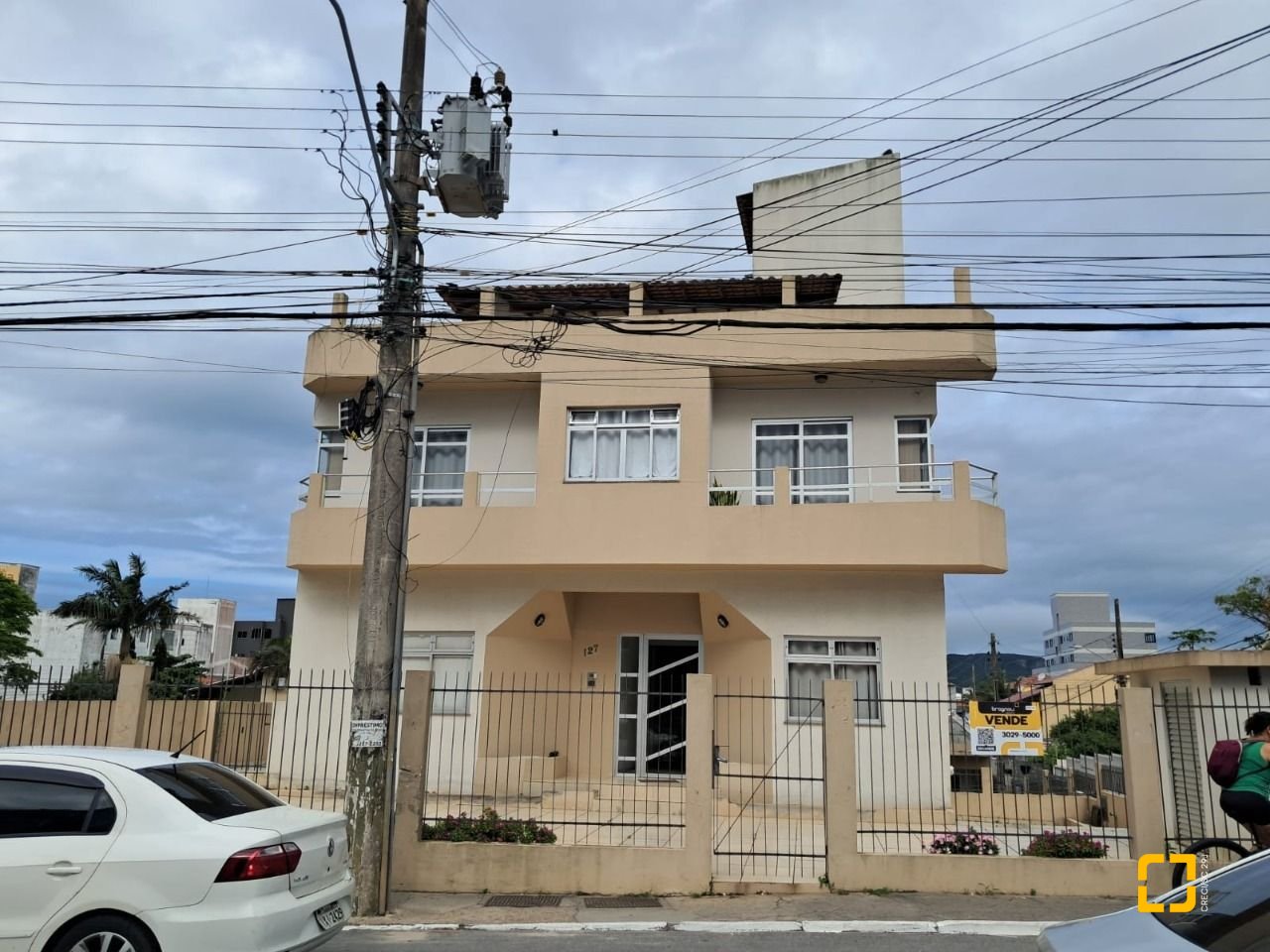 Prédio com 662m², 5 garagens, no bairro Ingleses em Florianópolis