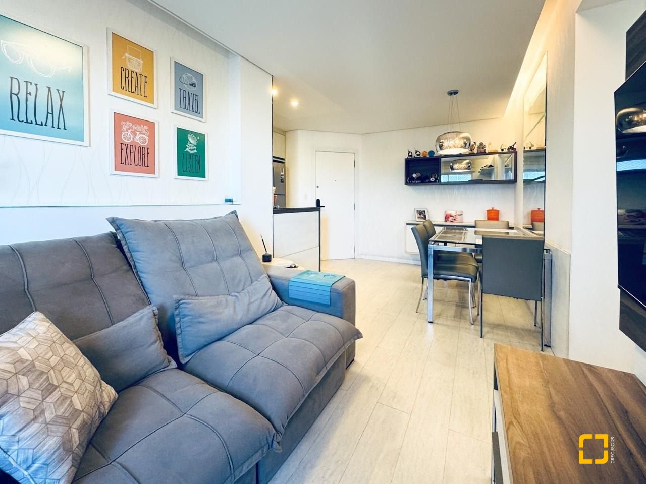 Apartamento com 57m², 2 quartos, 1 garagem, no bairro Barreiros em São José